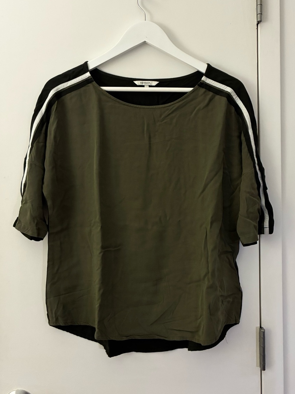 ❤️ Anthropologie Sandwich Color block tee blouse khaki olive green two tone - Picture 2 of 8